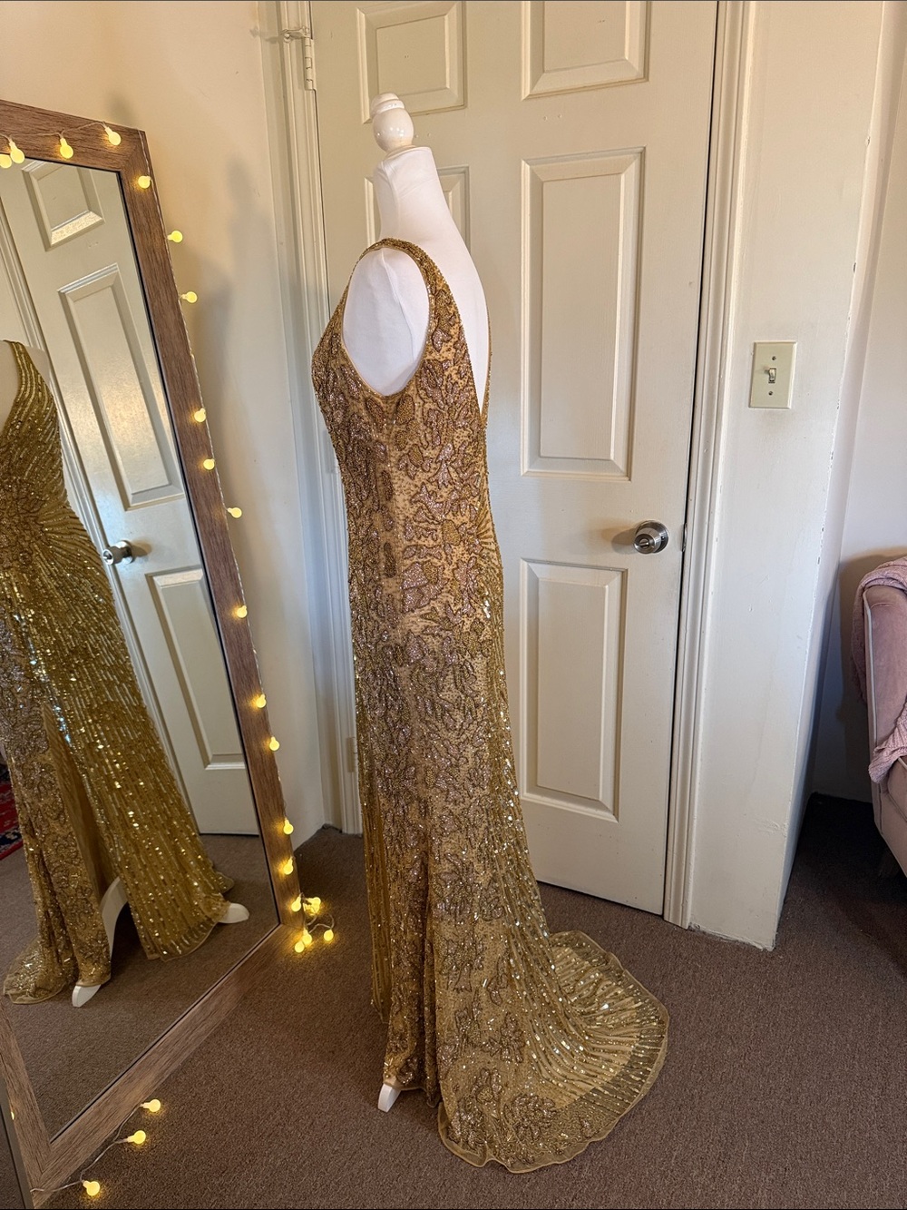 MAC DUGGAL Gold Beaded Floral Sleeveless Gown - Picture 8 of 17